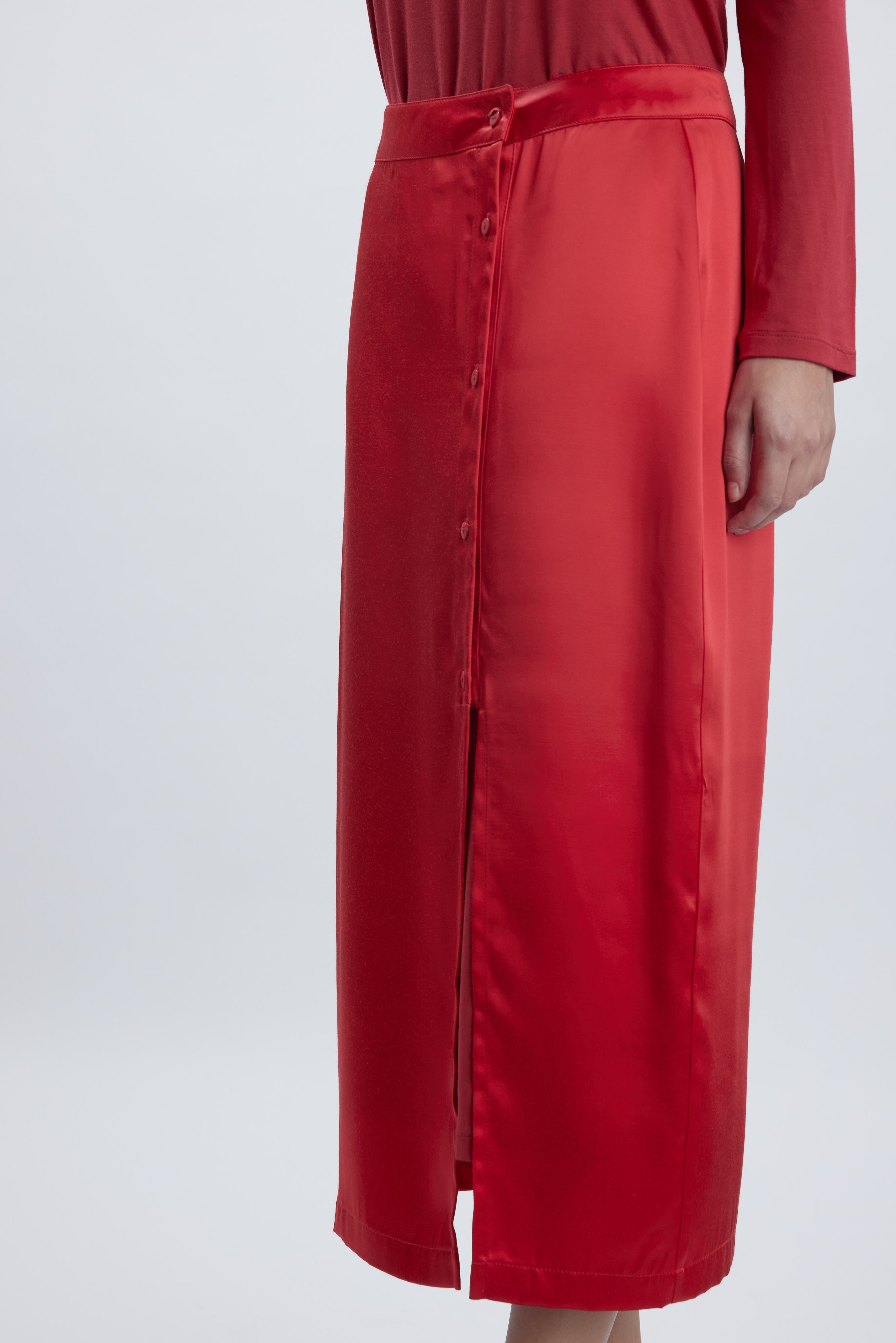 BEE RED