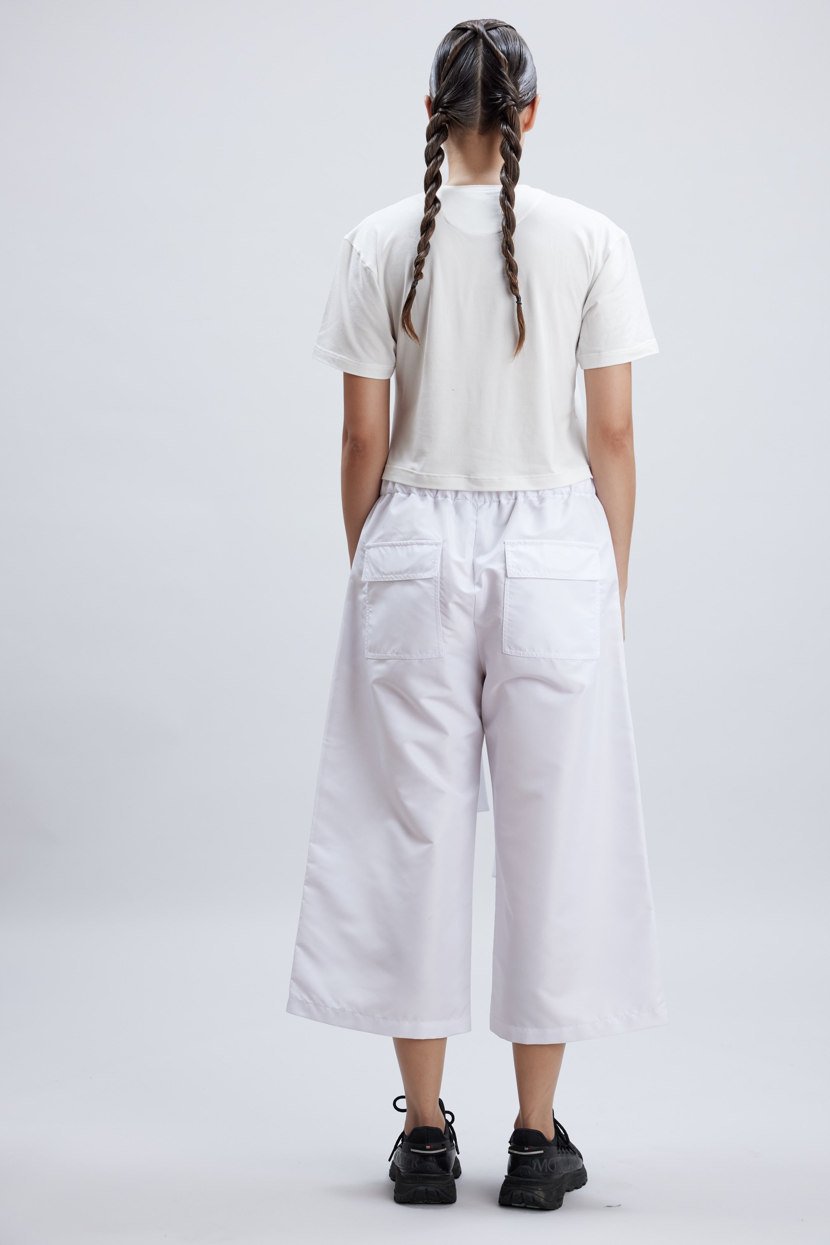 CIRCLE WHITE