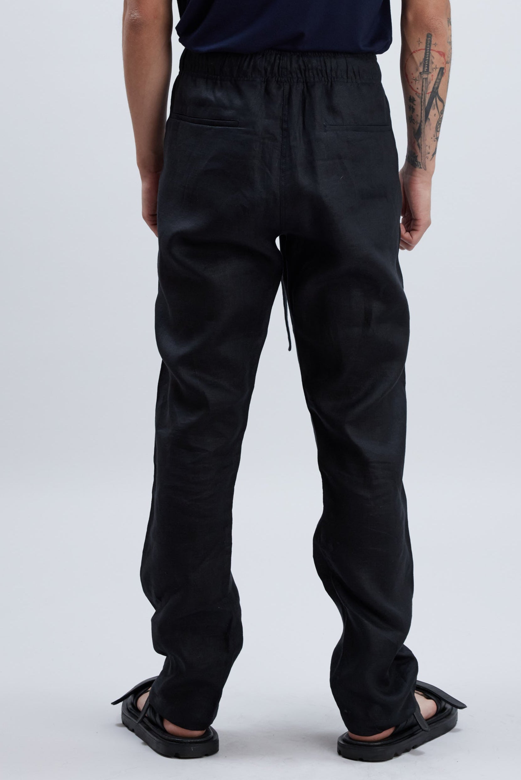 KNIGHT BLACK LINEN