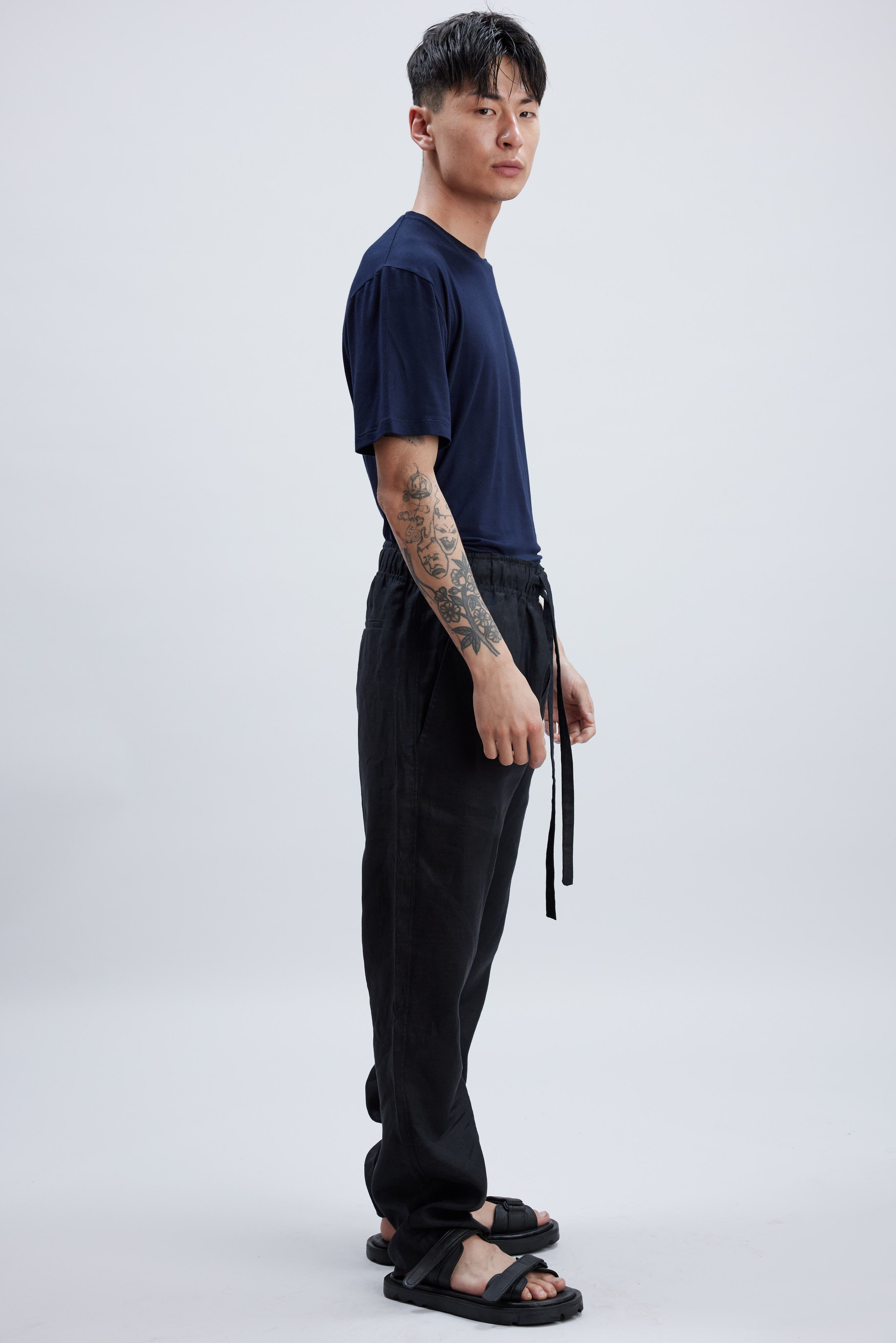 KNIGHT BLACK LINEN