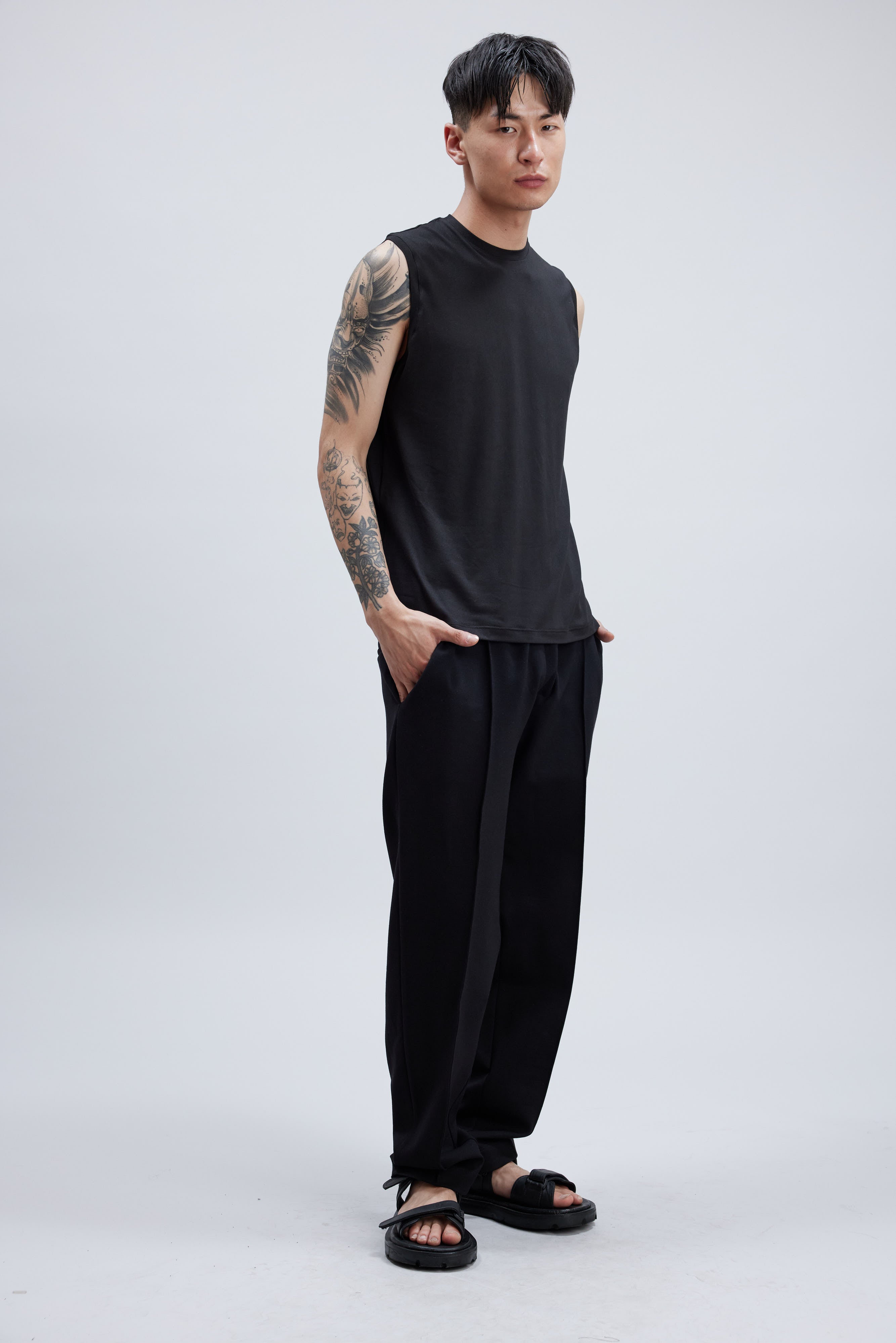 STEEL BLACK