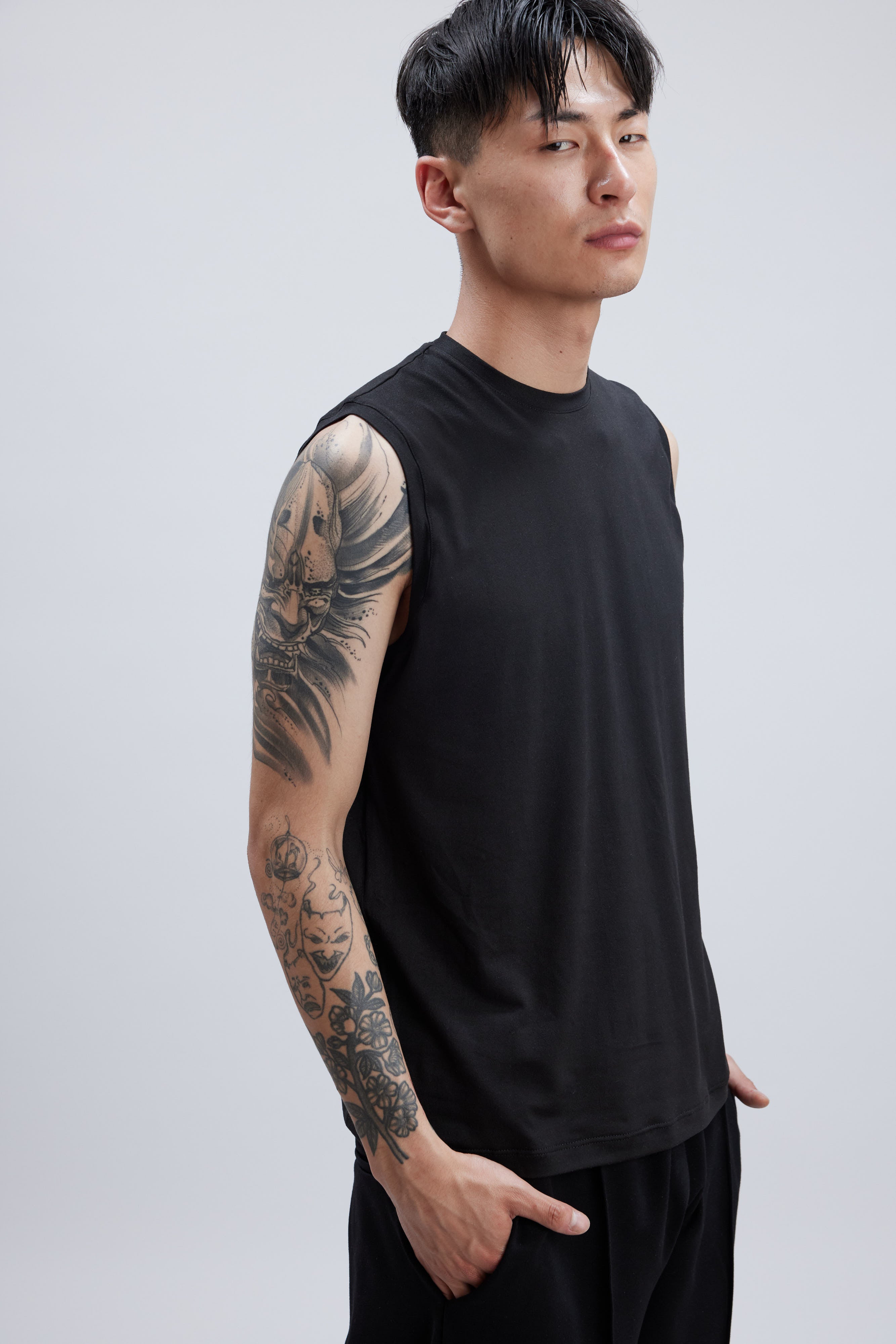 STEEL BLACK