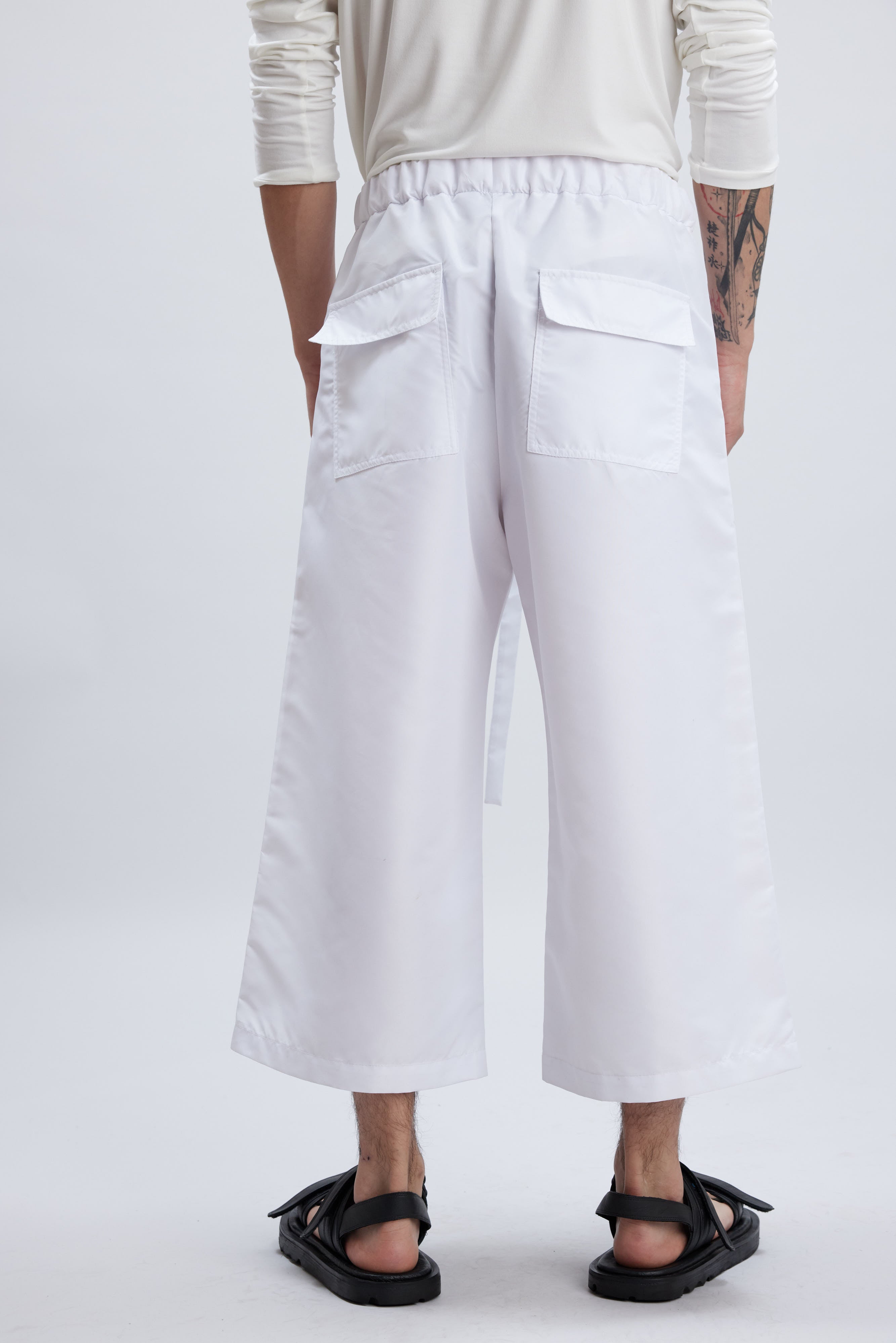 CIRCLE WHITE