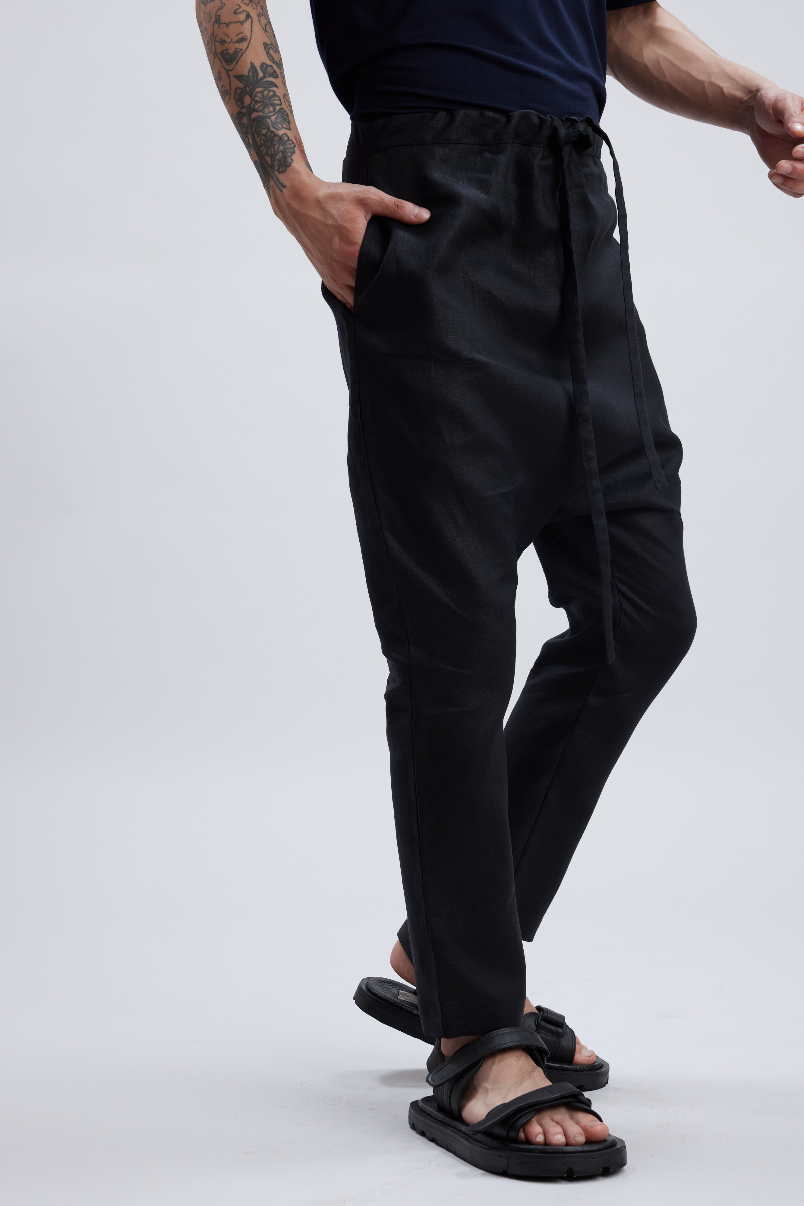 FOAM BLACK LINEN