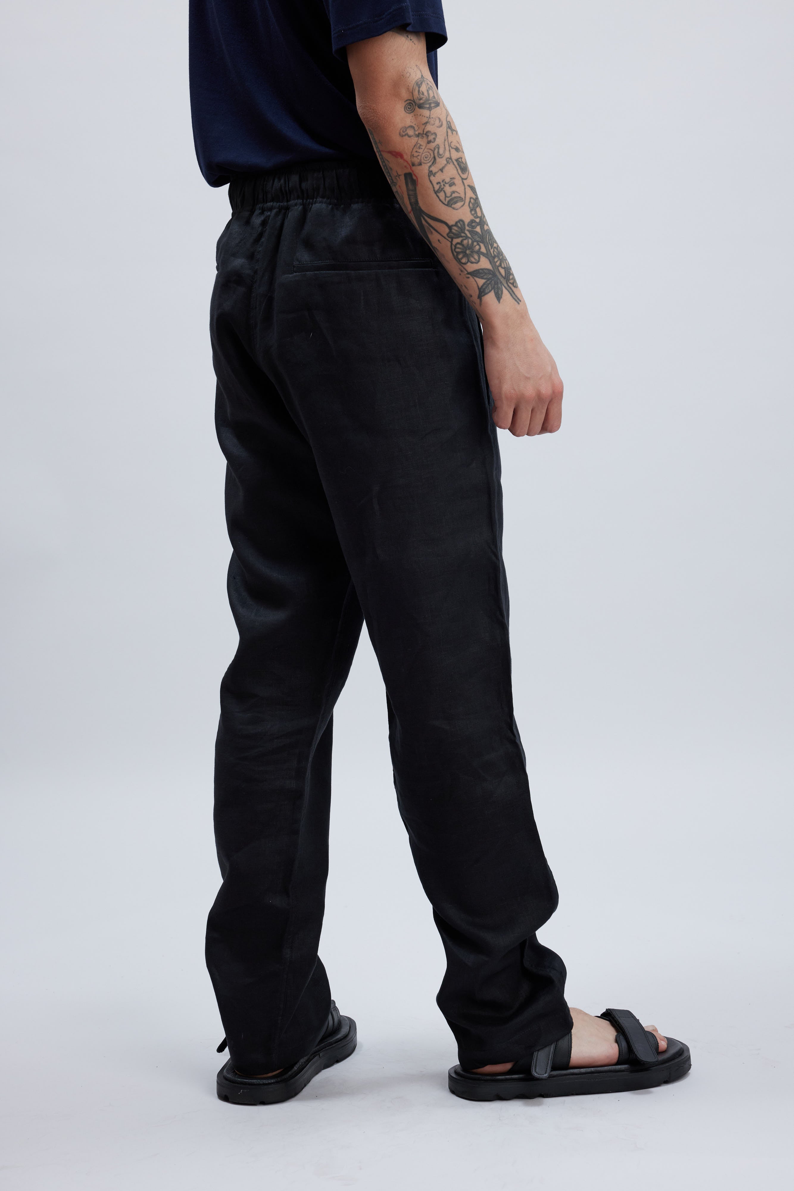 KNIGHT BLACK LINEN