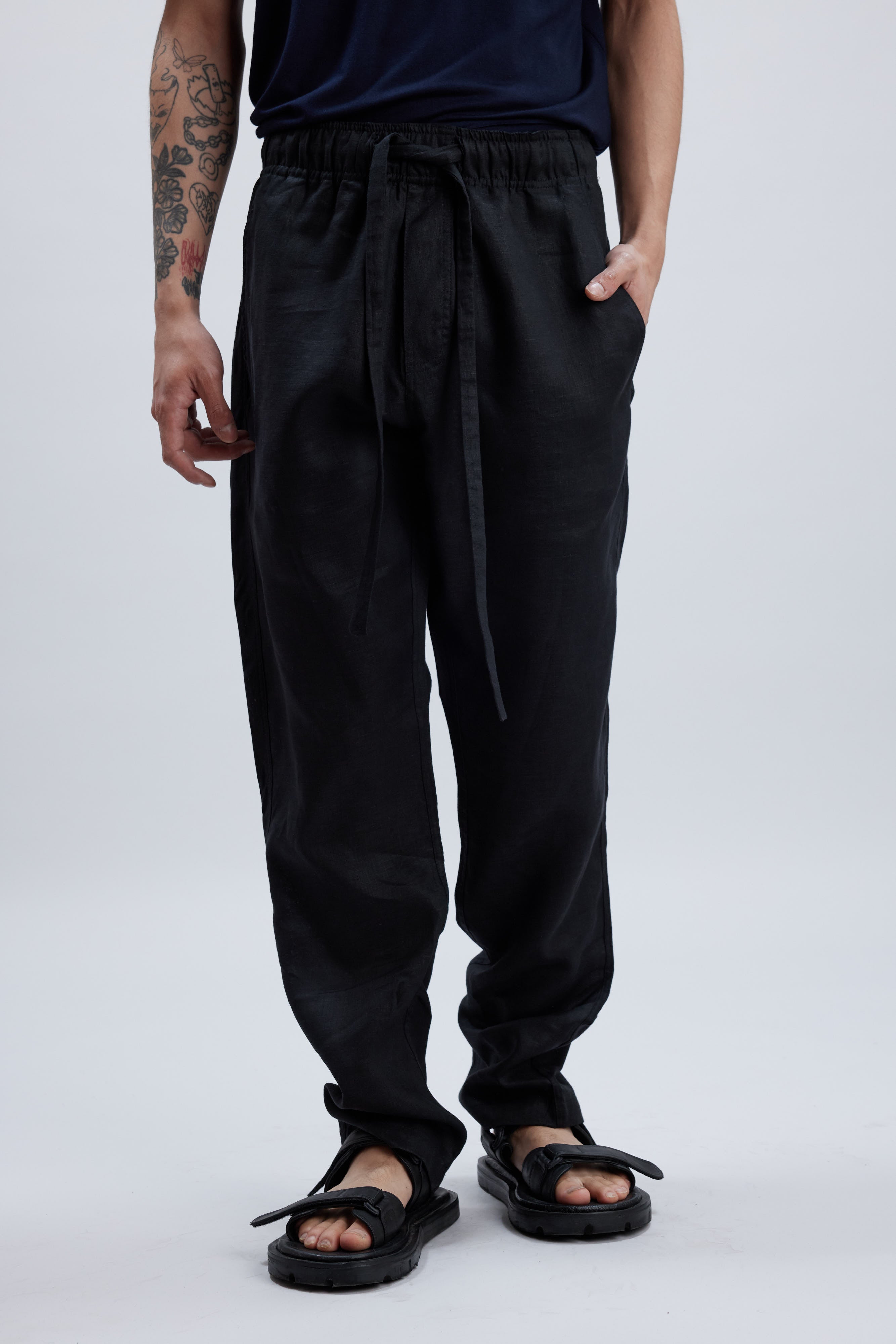 KNIGHT BLACK LINEN