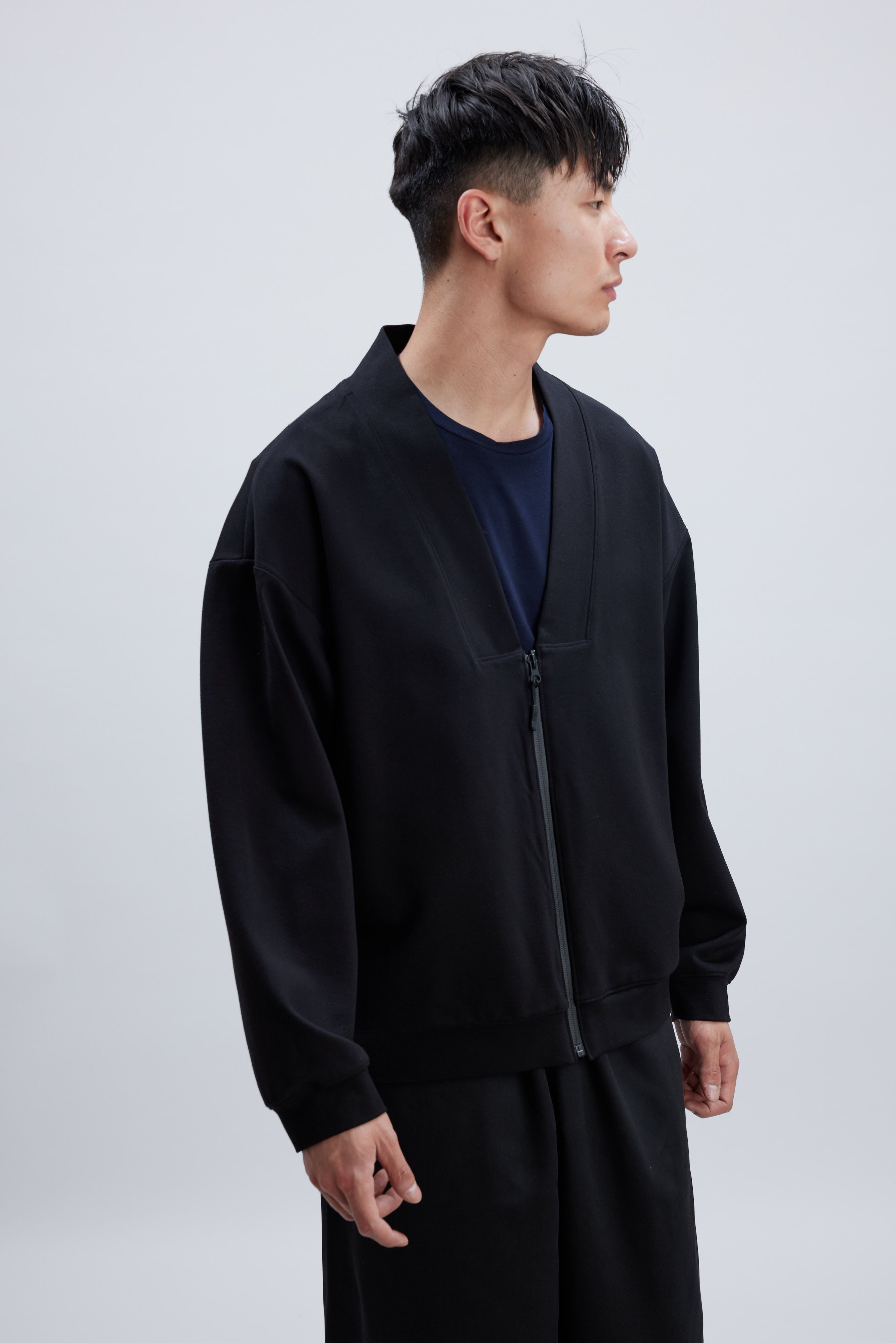 MOLECULE BLACK CINA
