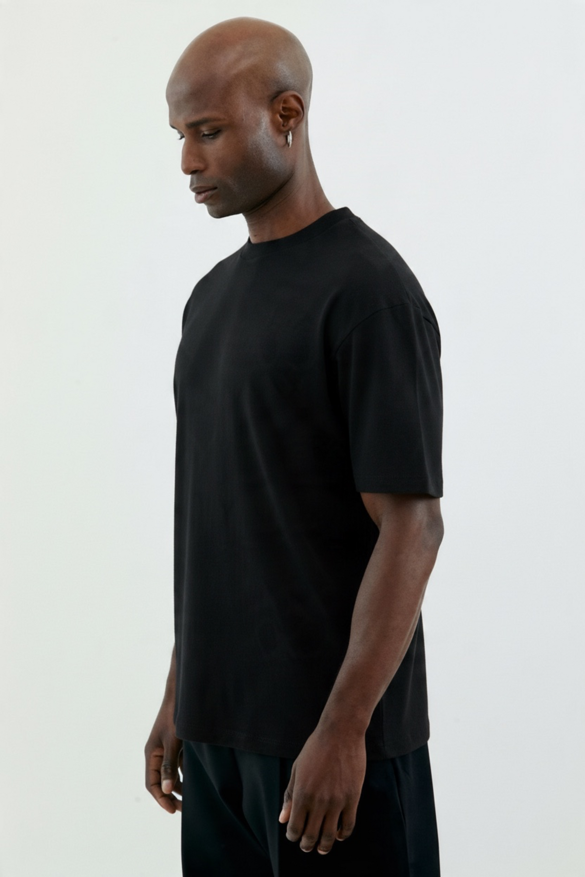 STRAW BLACK